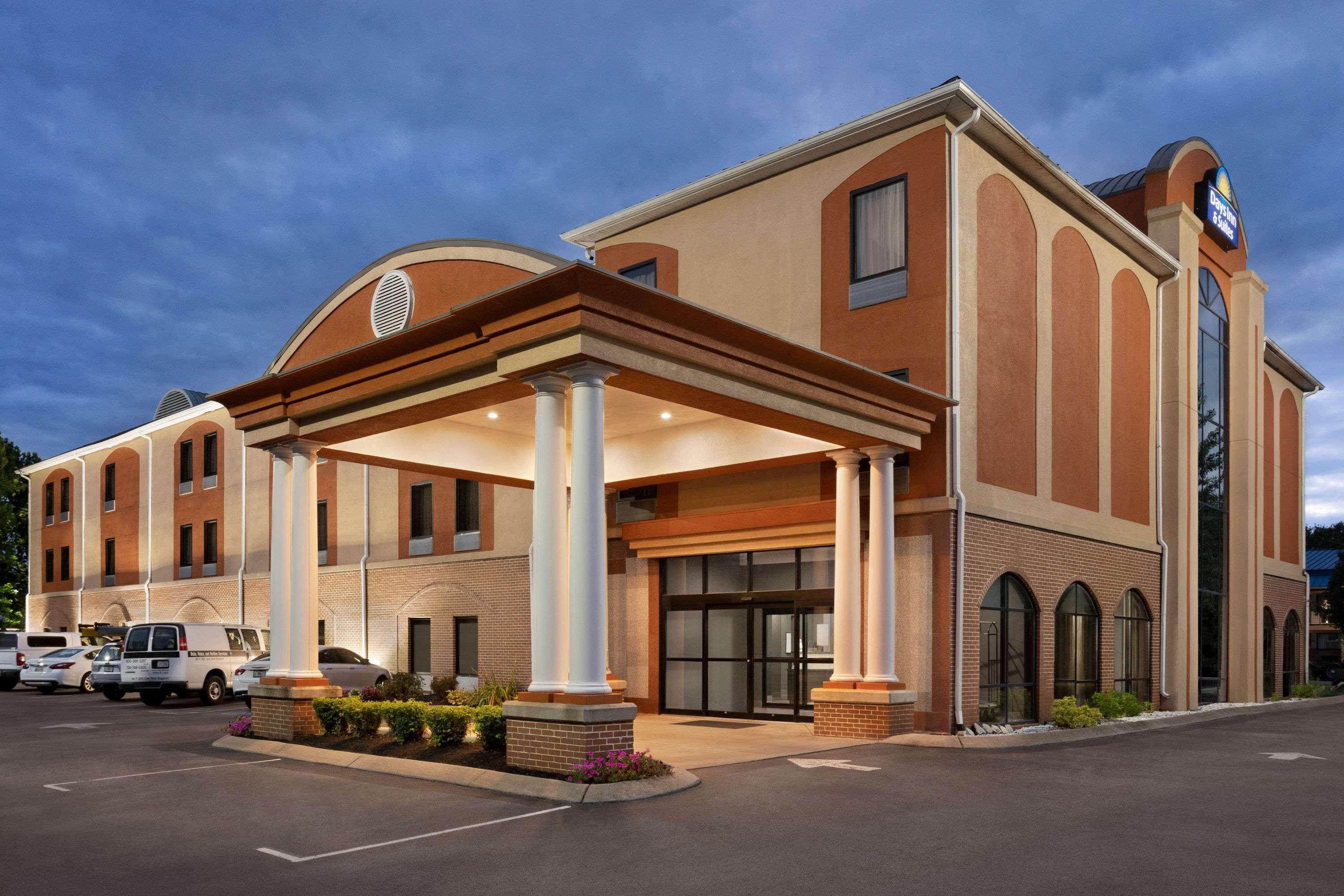 Days Inn & Suites By Wyndham Murfreesboro Buitenkant foto