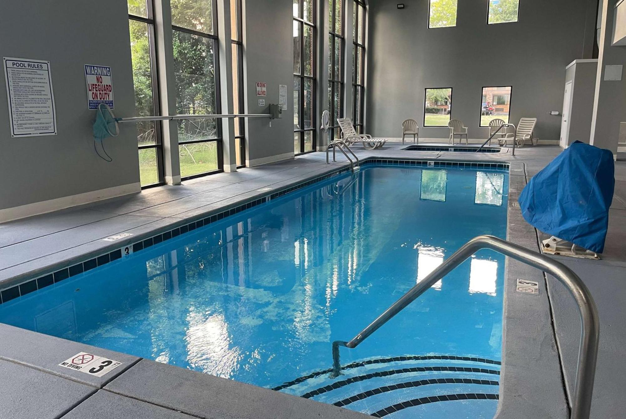 Days Inn & Suites By Wyndham Murfreesboro Buitenkant foto