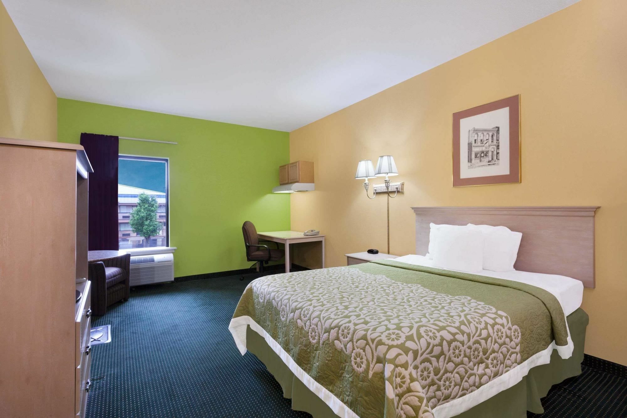 Days Inn & Suites By Wyndham Murfreesboro Buitenkant foto