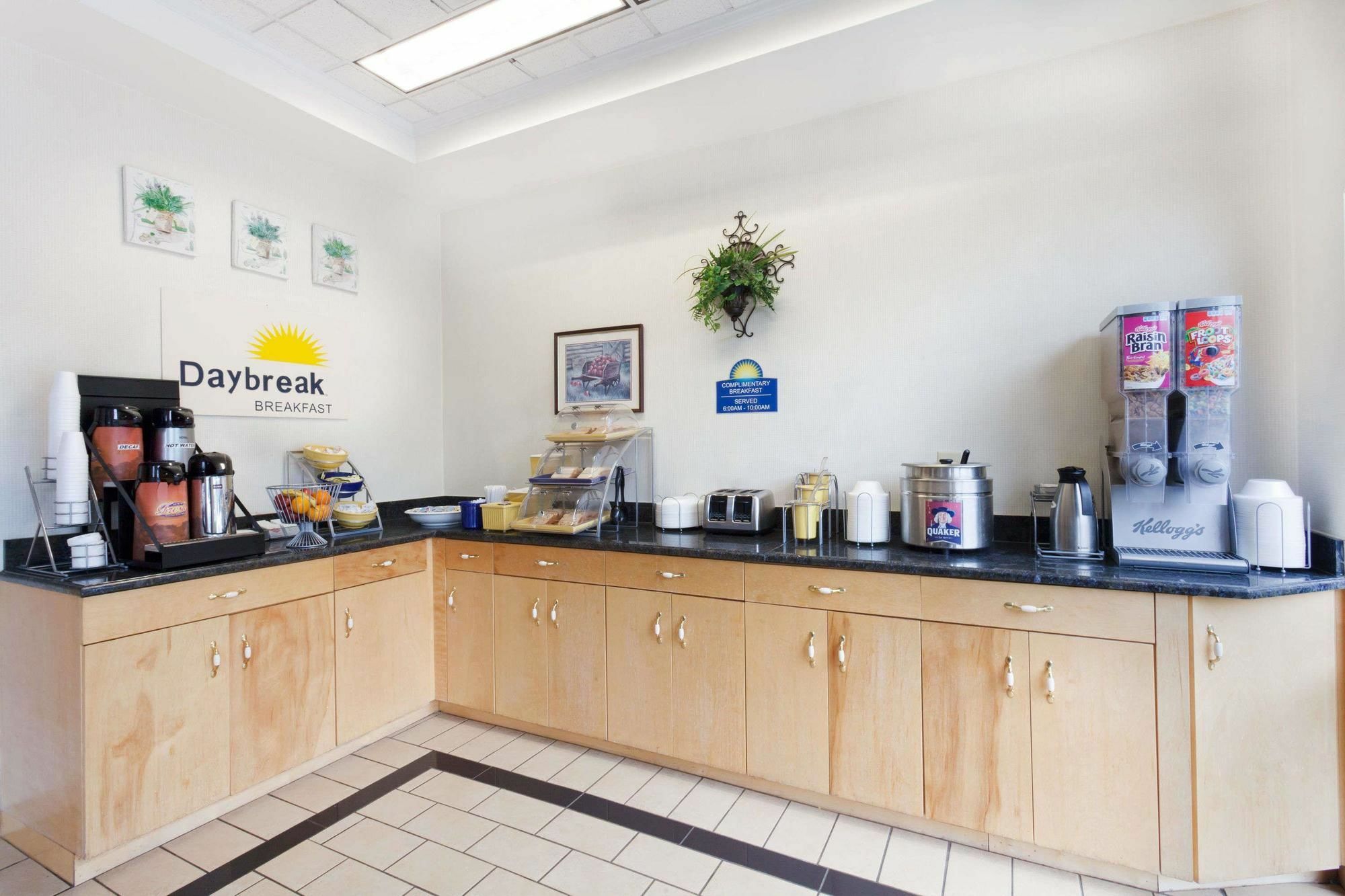Days Inn & Suites By Wyndham Murfreesboro Buitenkant foto